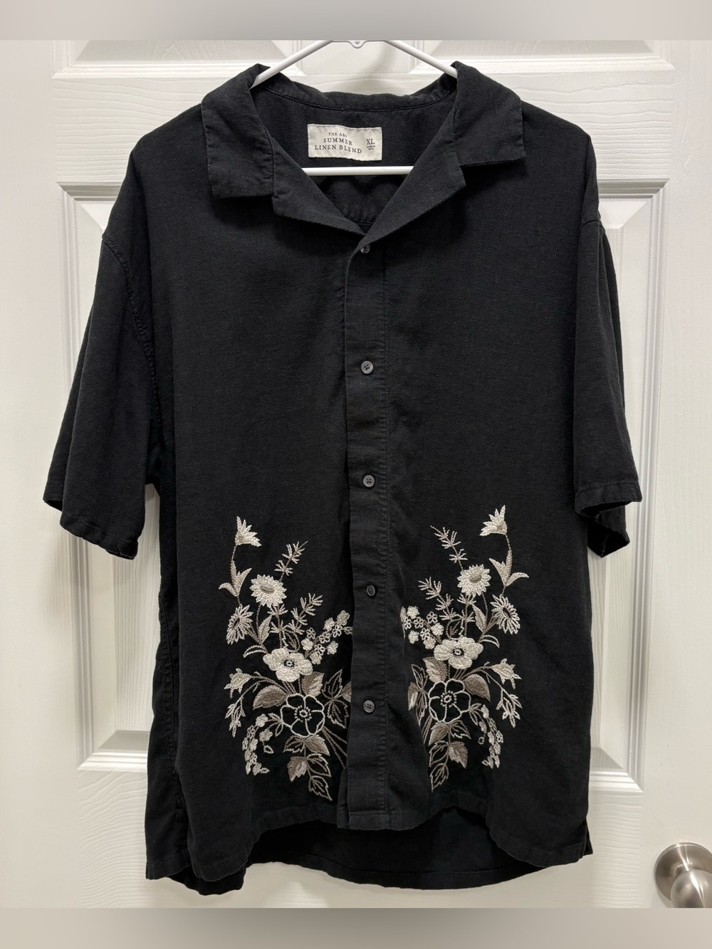 Abercrombie & Fitch Black Button-Down Shirt with Cream Floral Embroidery